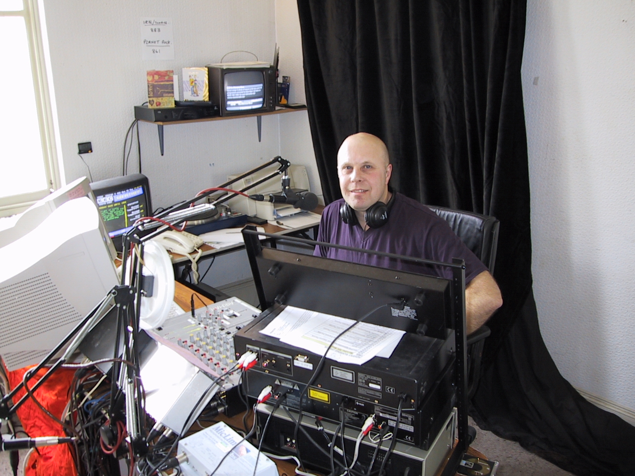 Steve Dack looking very chilled at the Robert De Mortain studio